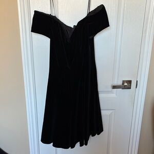 Chic Black Off-Shoulder Mini Dress